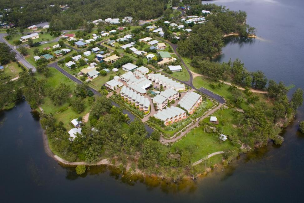 Tinaroo Lake Resort Екстер'єр фото