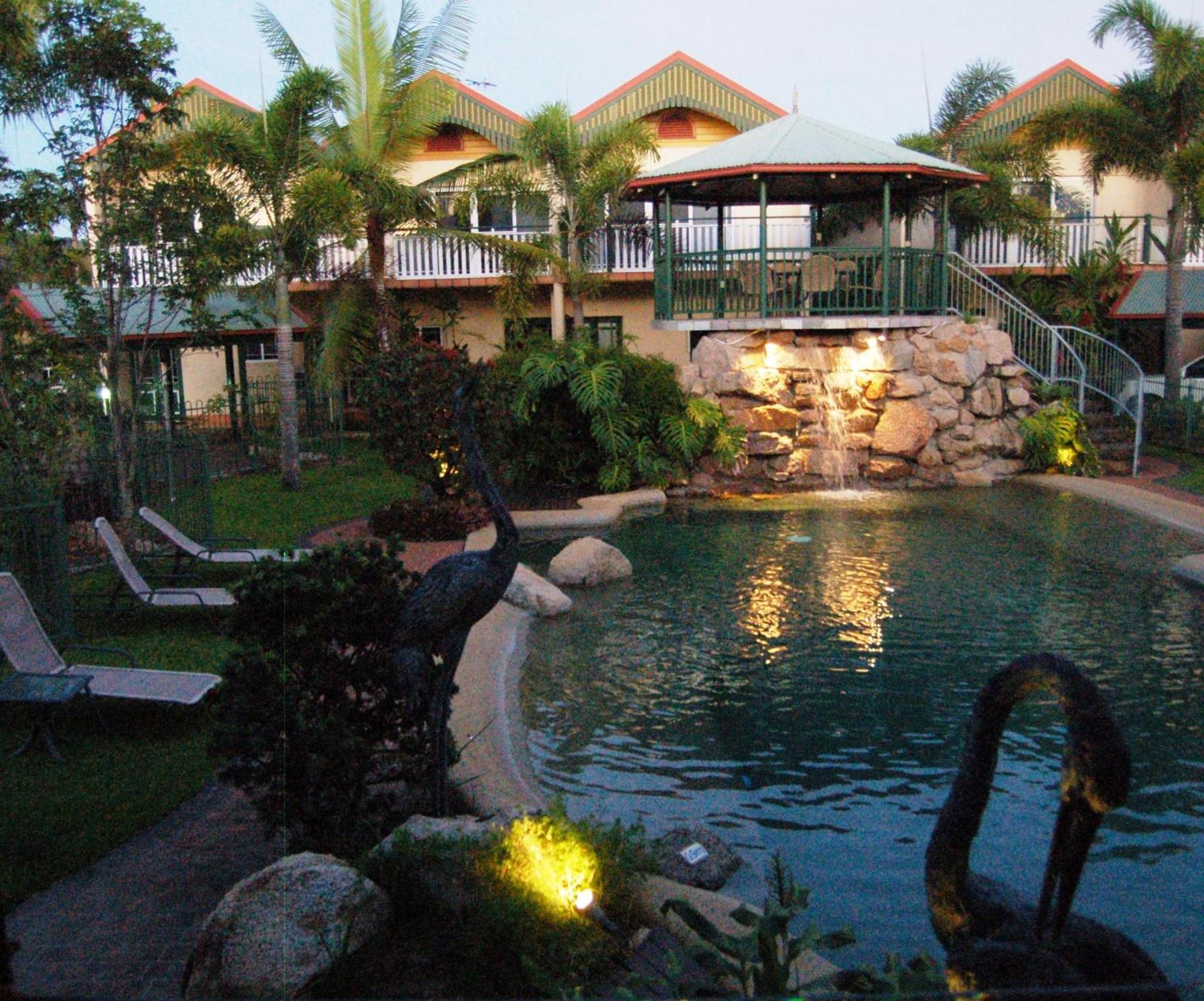 Tinaroo Lake Resort Екстер'єр фото